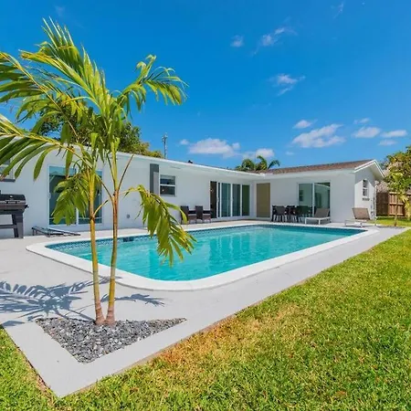 Luxury Waterfront Oasis In Pompano Beach
